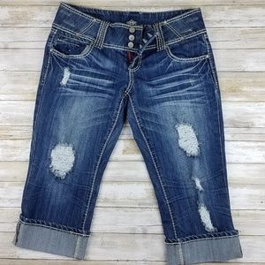 Almost Famous Denim Capris